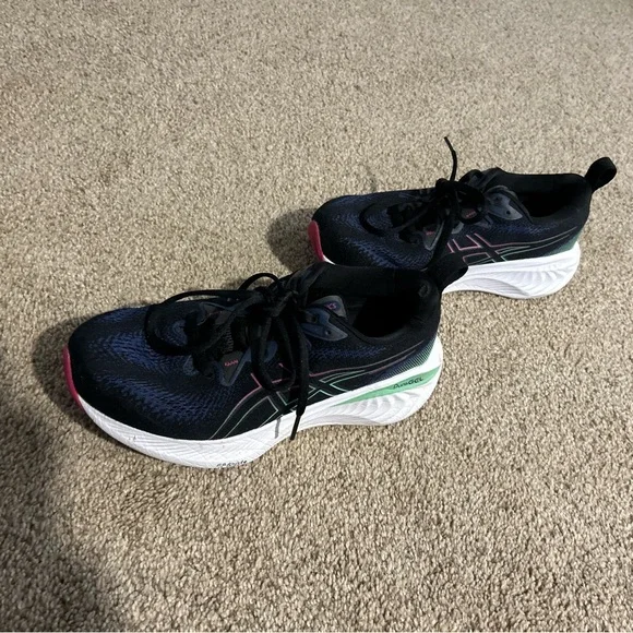 Women’s Asics Tennis Shoes Size 8 - Picture 2 of 7